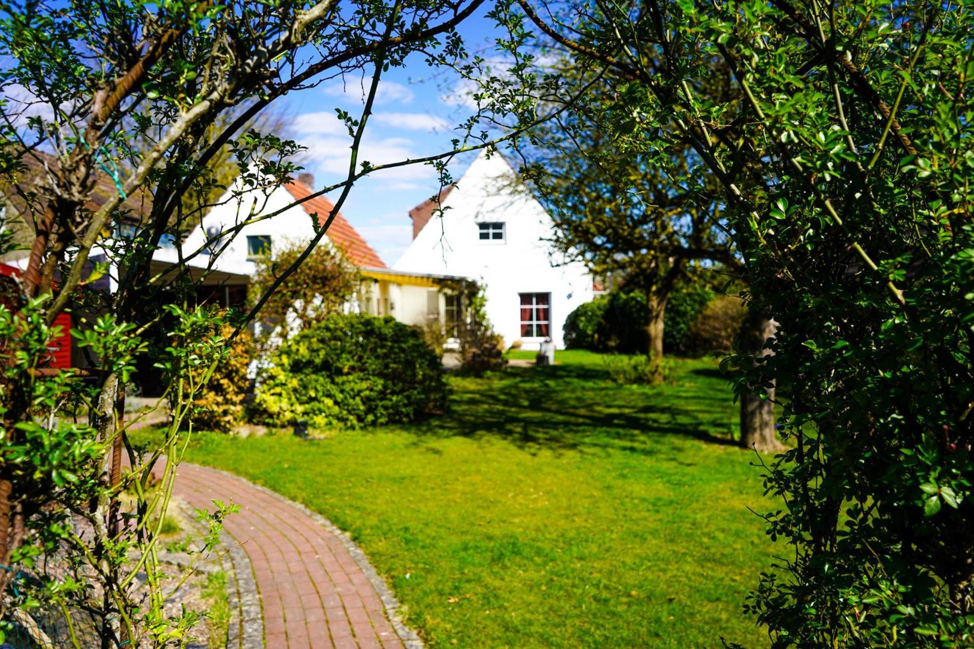 Gemuetliches Haus Mit Grossem Traumhaften Garten Bremen Ngoại thất bức ảnh